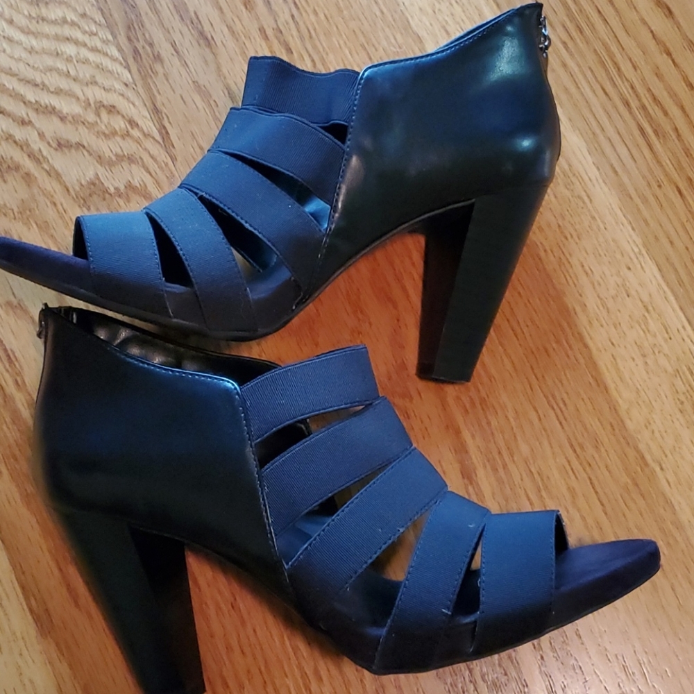 Nine and Co. Black heels shoes. - Picture 4 of 10